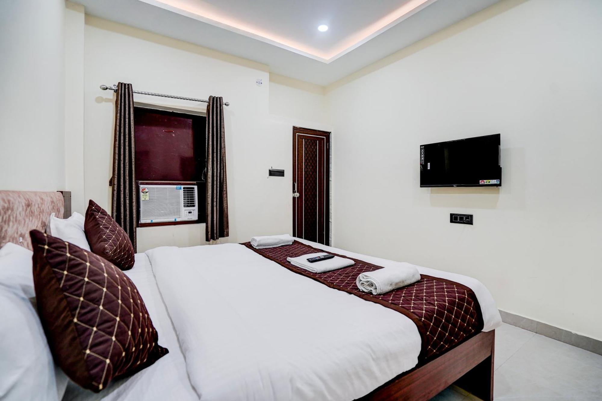 Hotel Vibe Blu- Benares Buitenkant foto